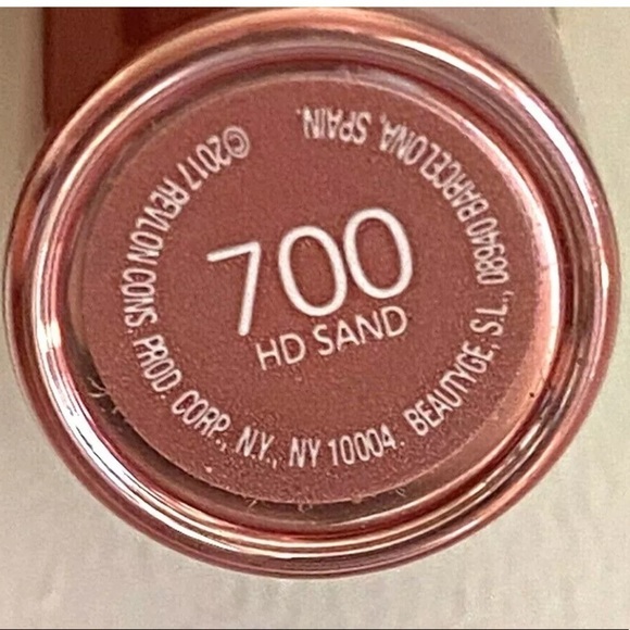 Revlon Ultra HD Gel LipColor Lipstick 700 HD Sand - Picture 3 of 6